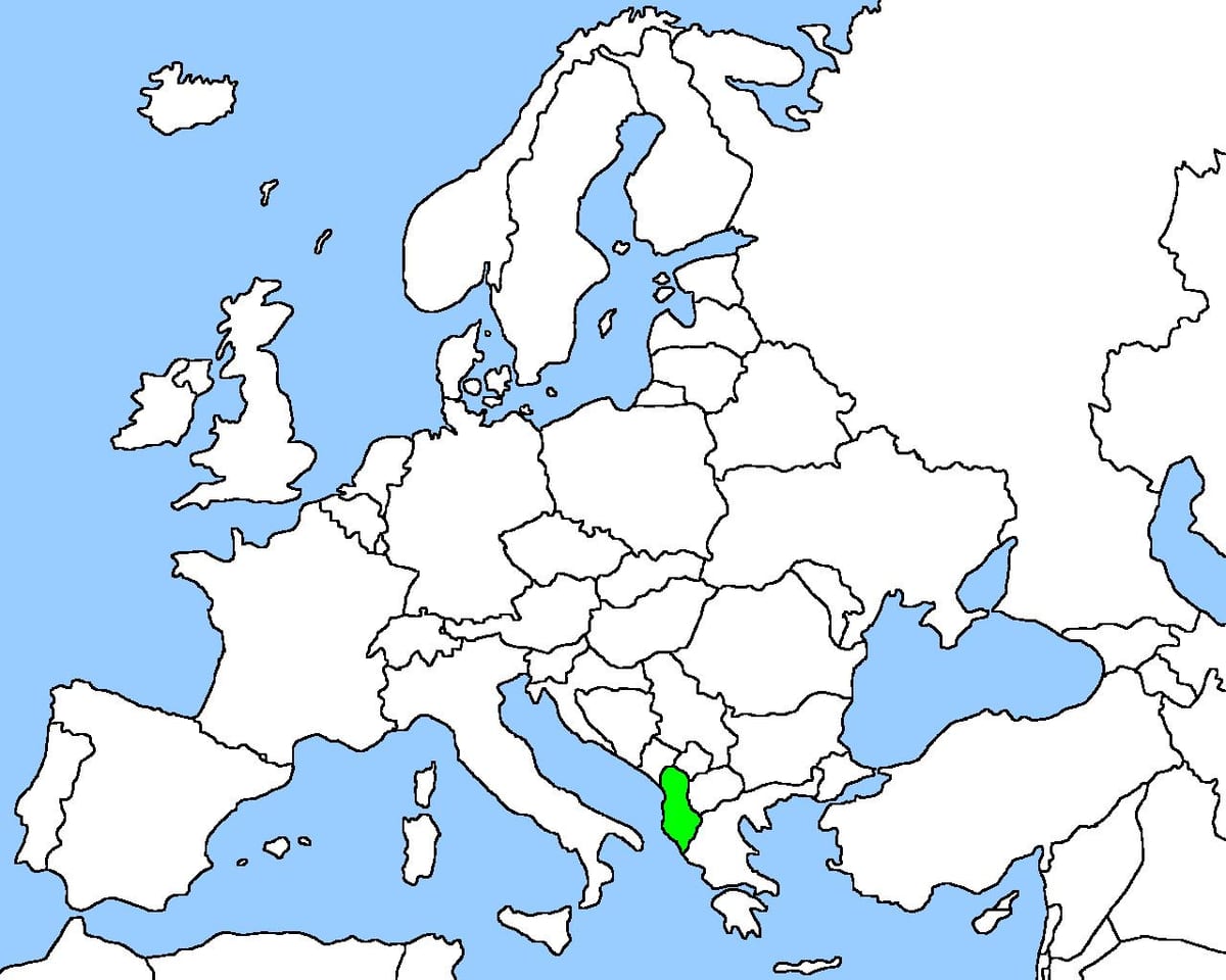 地図のアルバニアの地図の位置